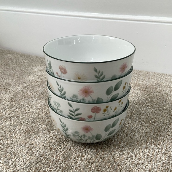 NWOT Tigger bowls - Set of 4 - Picture 7 of 10